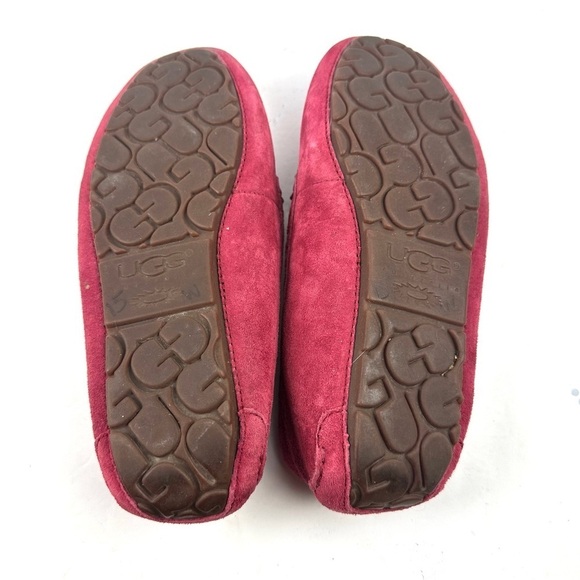 UGG Ansley Charm Slippers 7 Red Berry Shearling Lined Slip On Moccasin Womens - Picture 7 of 8